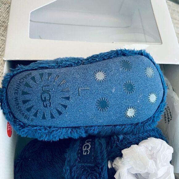 UGG Bixbee Booties 
Baby navy blue in original box Sz Large new - Picture 6 of 11